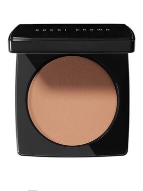 Bobbi Brown bronzing powder in Light  New in Box